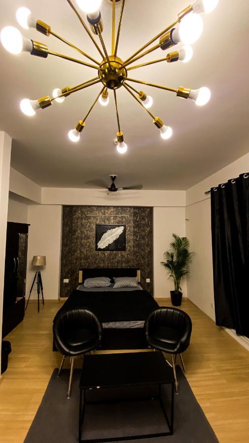 Black Pearl Dlf My Pad Lucknow Exterior foto